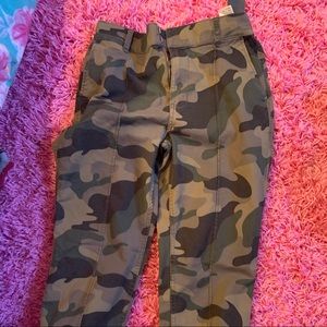 medium hollisyer slim camo  joggers